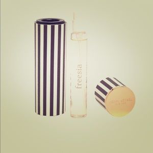 NWT Henri Bendel Travel Set and Bendel Gift Bag